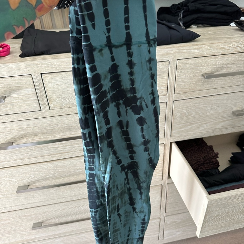 Lululemon Athletica Black and Green Leggings